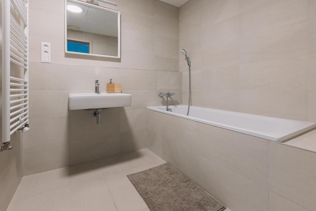 Skau Coral Residence In Sky Park 22 Floor 1Tower Panoramic View Free Parking Μπρατισλάβα Εξωτερικό φωτογραφία